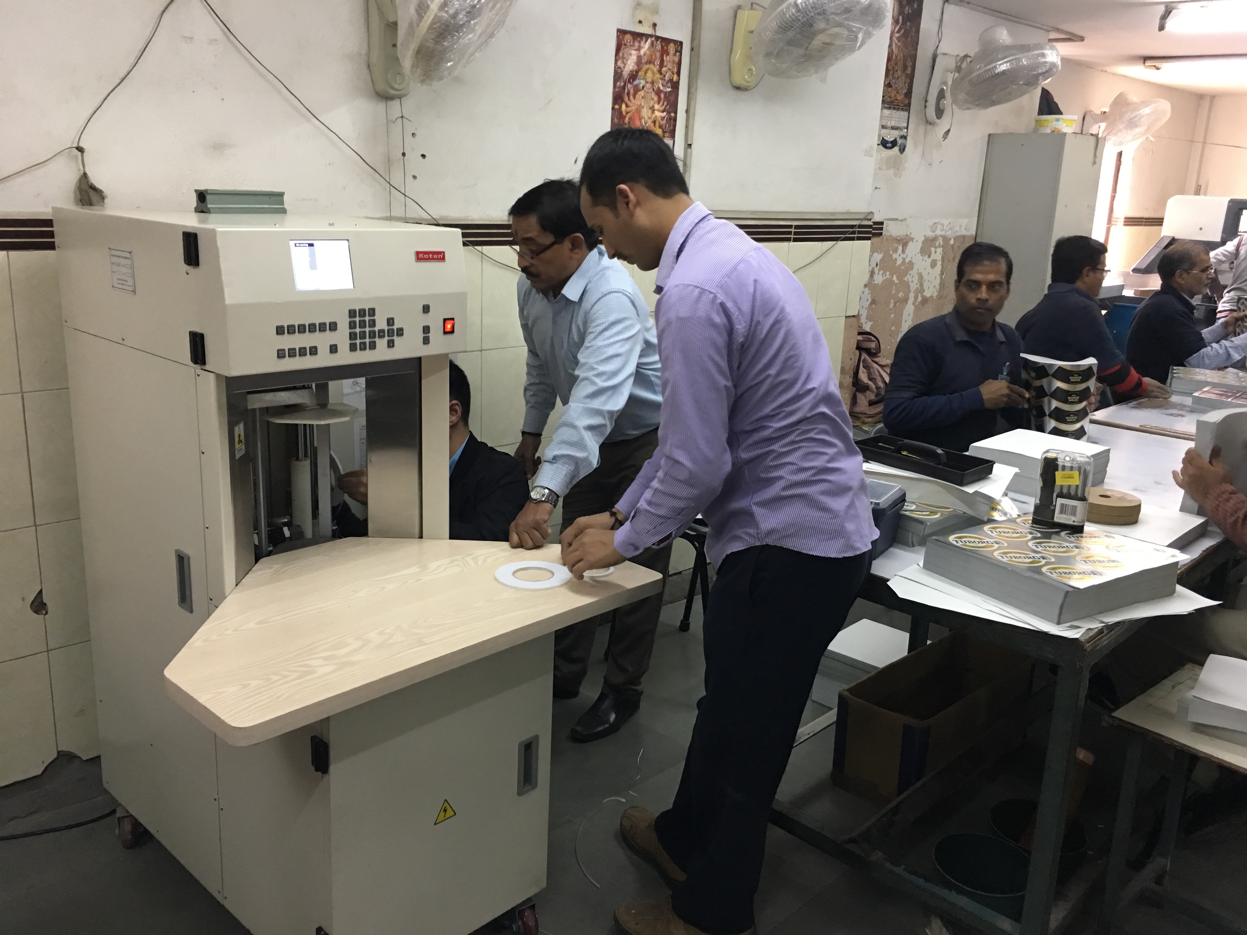 دستگاه پیشخوان کاغذ رومیزی برای صنعت چاپ